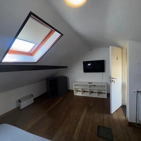 Elegant 1br With Contemporary Design In Apartment